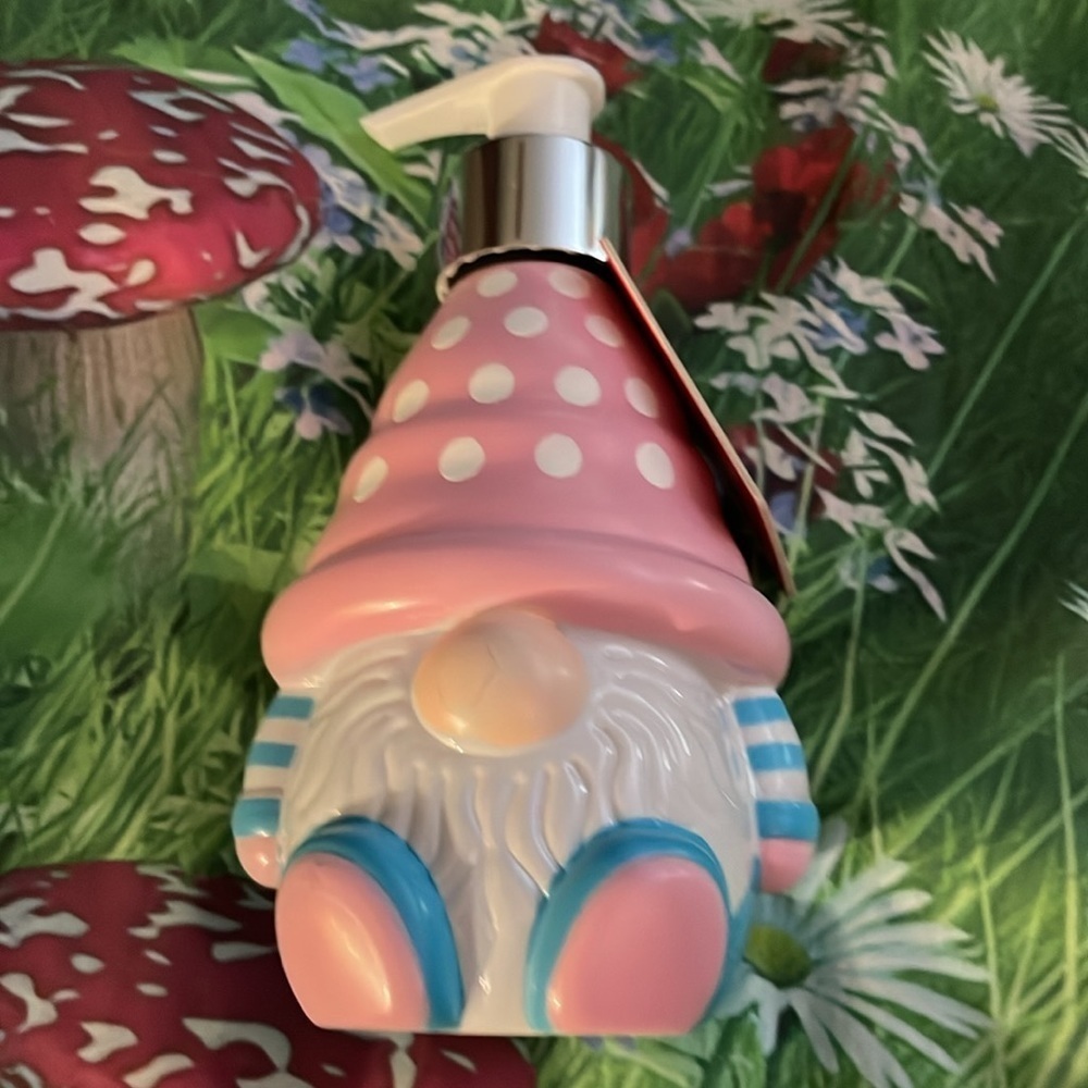 Sugar Plum Hand Soap in Pink Gnome Bottle, 2 ounce, NWT - Picture 4 of 5